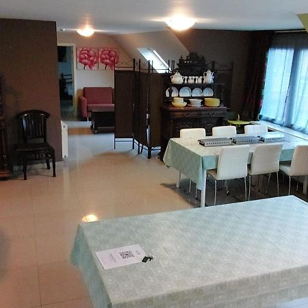 Hotel Golden Dragon Dessel Kültér fotó