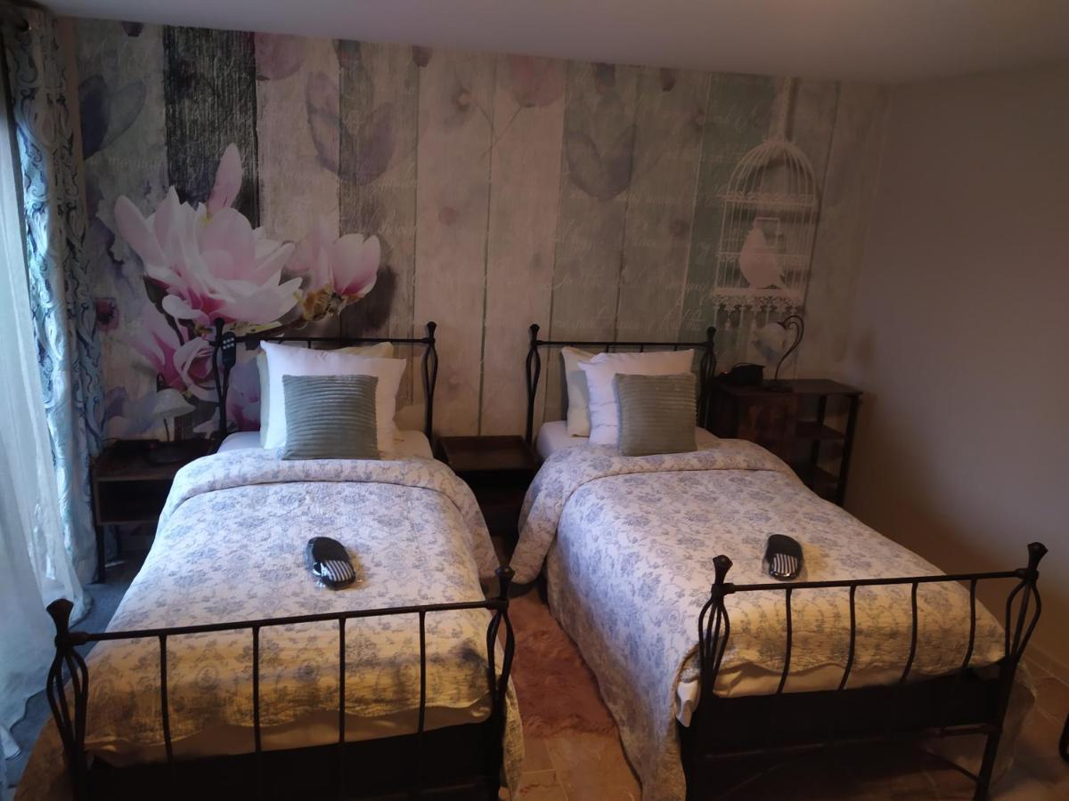 Hotel Golden Dragon Dessel Kültér fotó