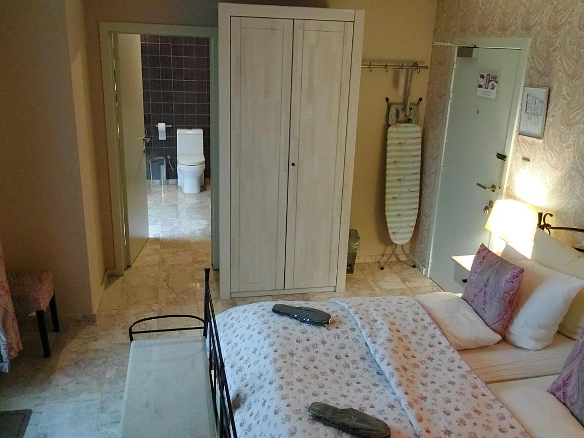 Hotel Golden Dragon Dessel Kültér fotó