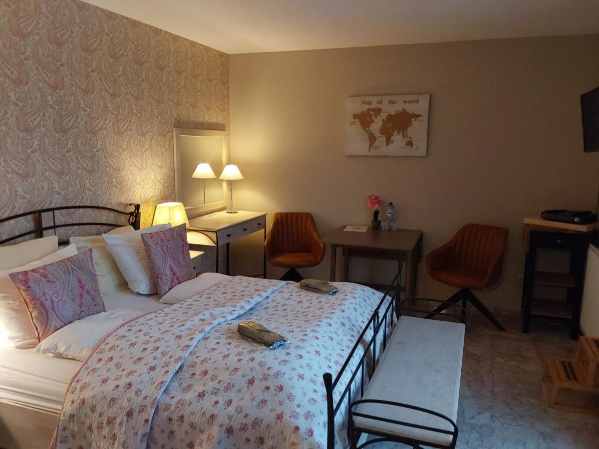 Hotel Golden Dragon Dessel Kültér fotó