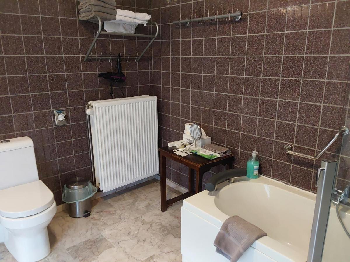 Hotel Golden Dragon Dessel Kültér fotó