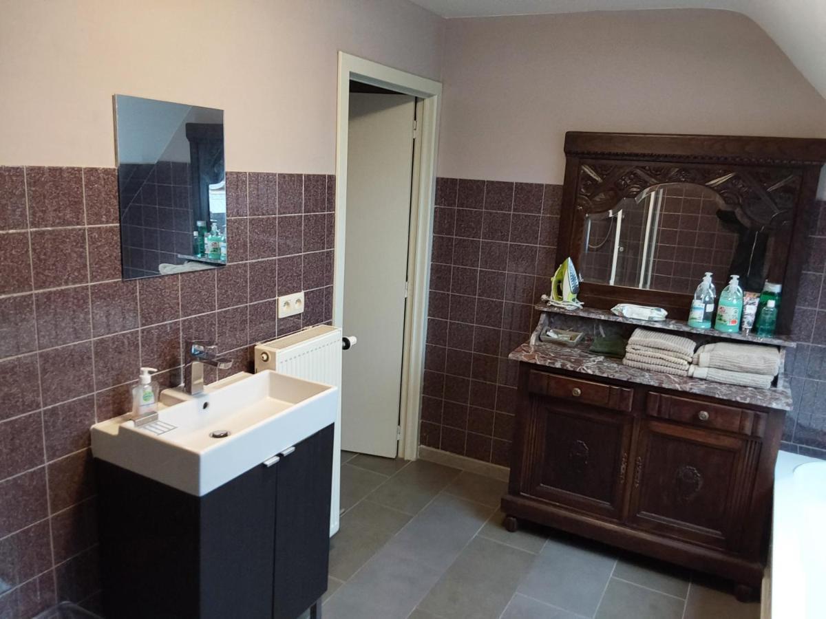 Hotel Golden Dragon Dessel Kültér fotó
