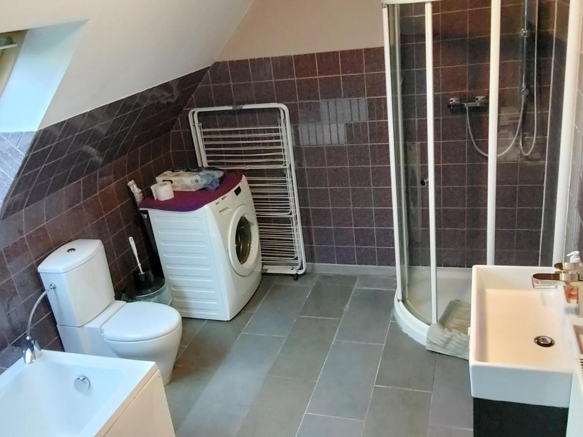 Hotel Golden Dragon Dessel Kültér fotó