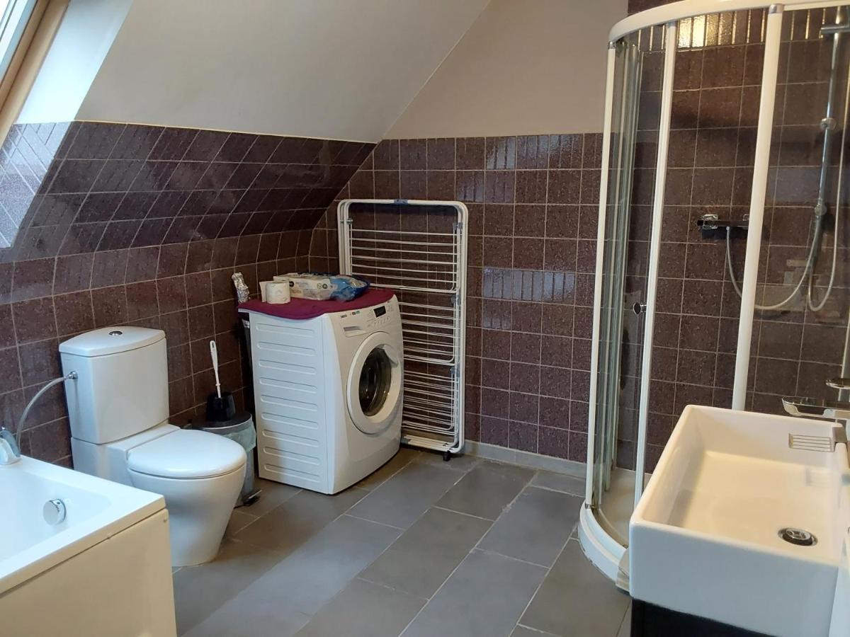 Hotel Golden Dragon Dessel Kültér fotó